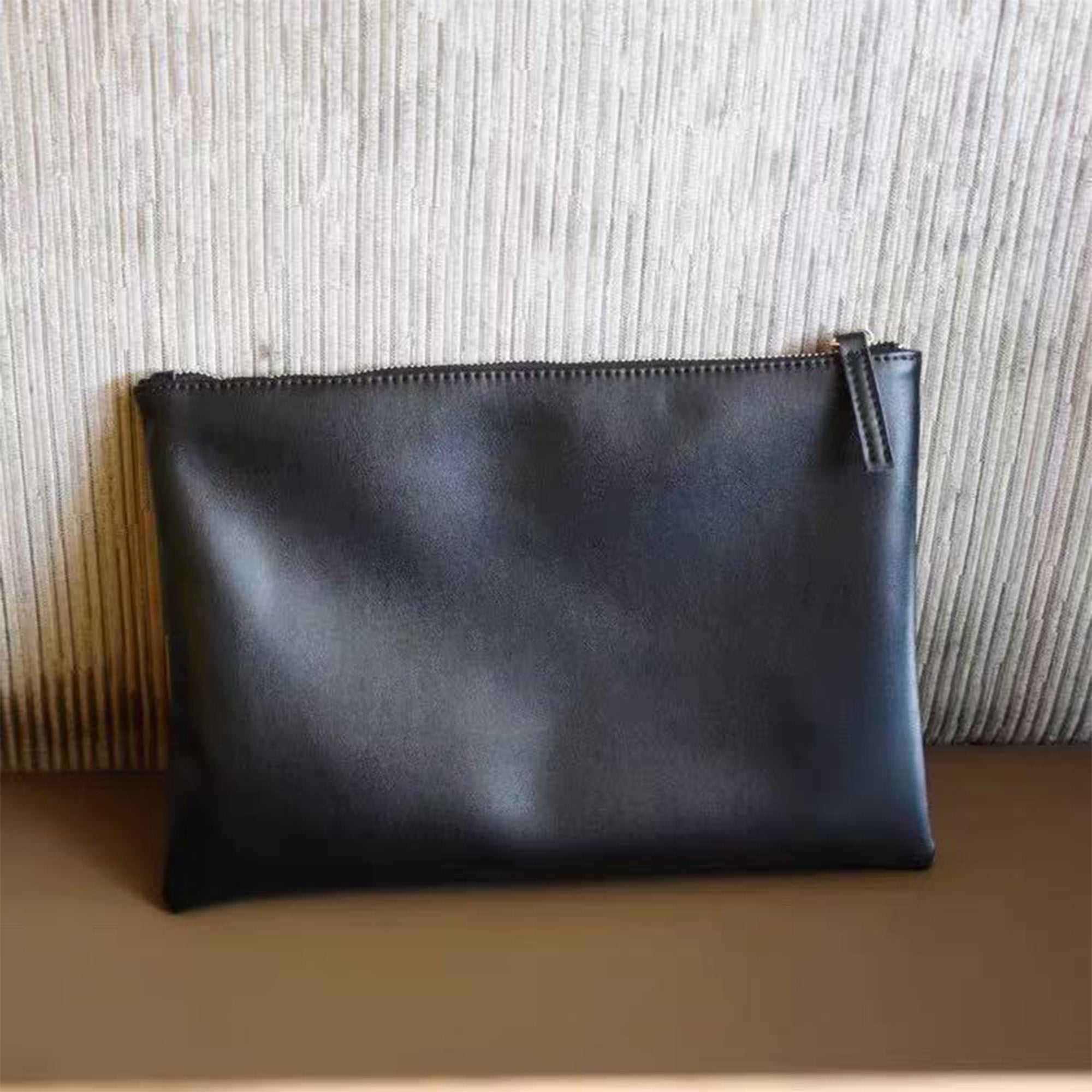 CRUXCA Leather Small Handbag for Women Men,  Black Small Handheld Purse for Phone/Cards/Cash